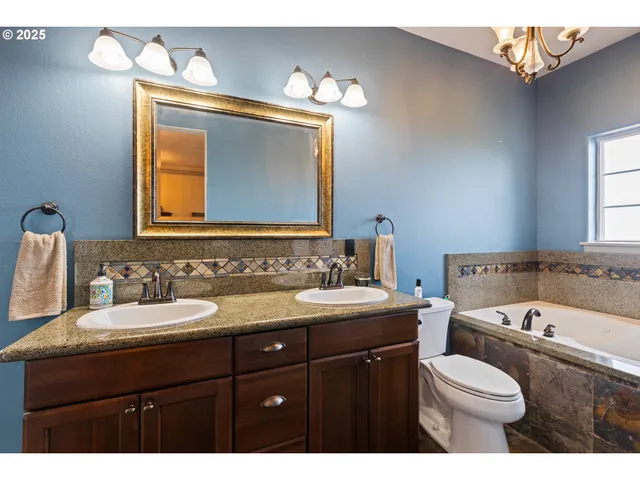 $599,500 | 1548 Northeast Rocky Ridge Drive, Roseburg, OR 97470