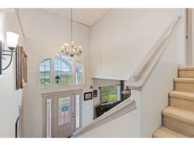 $599,500 | 1548 Northeast Rocky Ridge Drive, Roseburg, OR 97470