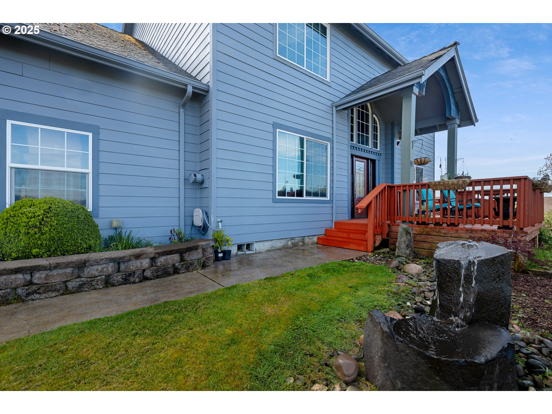 1548 Northeast Rocky Ridge Drive Roseburg, OR 97470 - Photo 3 of 42