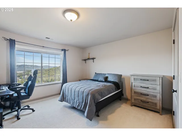 $599,500 | 1548 Northeast Rocky Ridge Drive, Roseburg, OR 97470