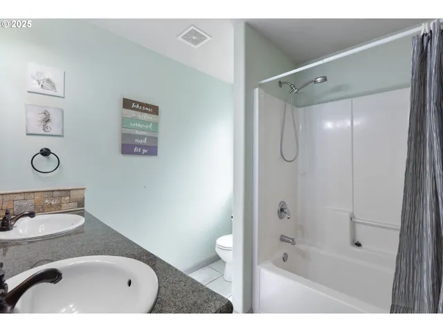 $599,500 | 1548 Northeast Rocky Ridge Drive, Roseburg, OR 97470