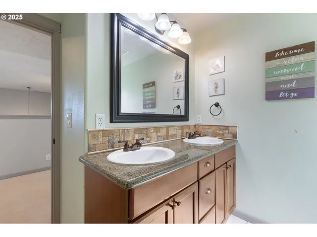 $599,500 | 1548 Northeast Rocky Ridge Drive, Roseburg, OR 97470