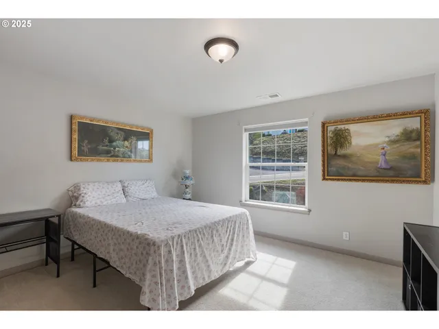 $599,500 | 1548 Northeast Rocky Ridge Drive, Roseburg, OR 97470