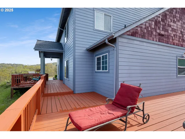 $599,500 | 1548 Northeast Rocky Ridge Drive, Roseburg, OR 97470