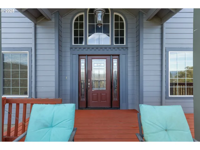 $599,500 | 1548 Northeast Rocky Ridge Drive, Roseburg, OR 97470