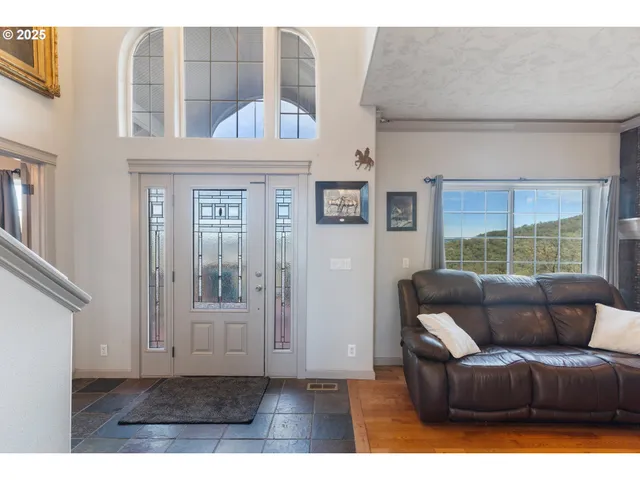 $599,500 | 1548 Northeast Rocky Ridge Drive, Roseburg, OR 97470