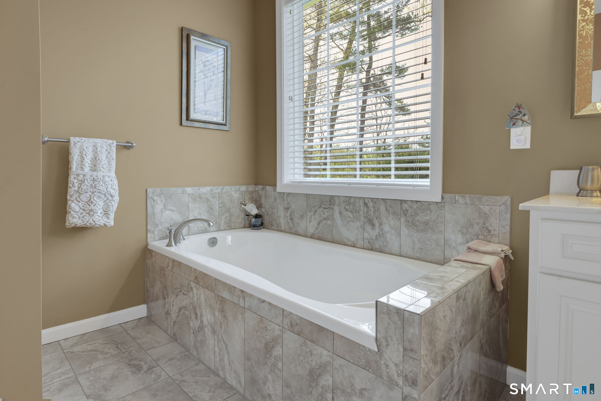 5 Beaudry Lane Bloomfield, CT 06002 - Photo 33 of 40