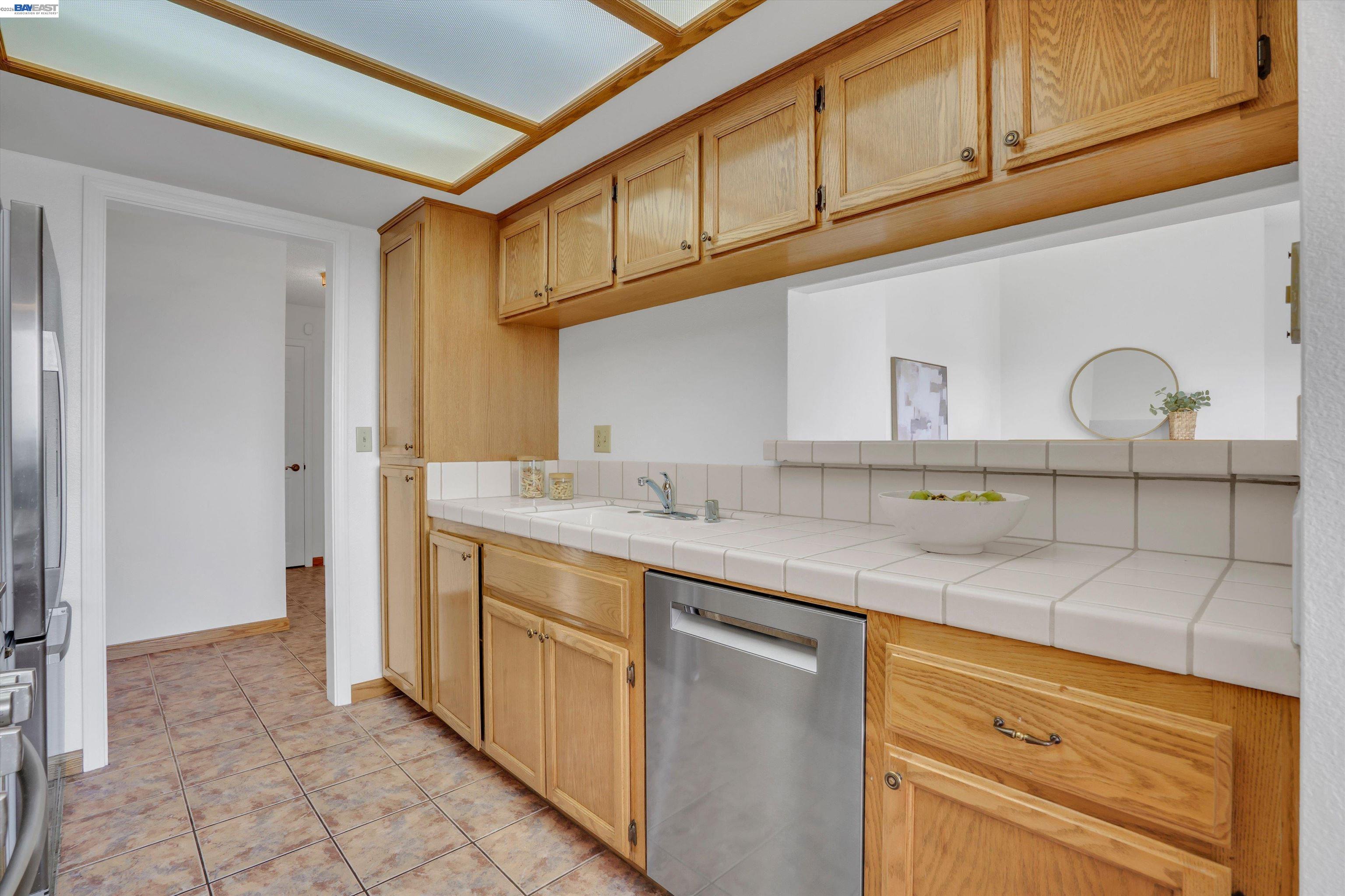 22012 Sevilla Road, Unit 95 Hayward, CA 94541 - Photo 8 of 34 Gallery Image 8