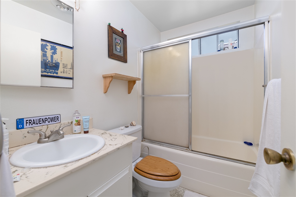 211 Fraxinella Street Encinitas, CA 92024 - Photo 9 of 15
