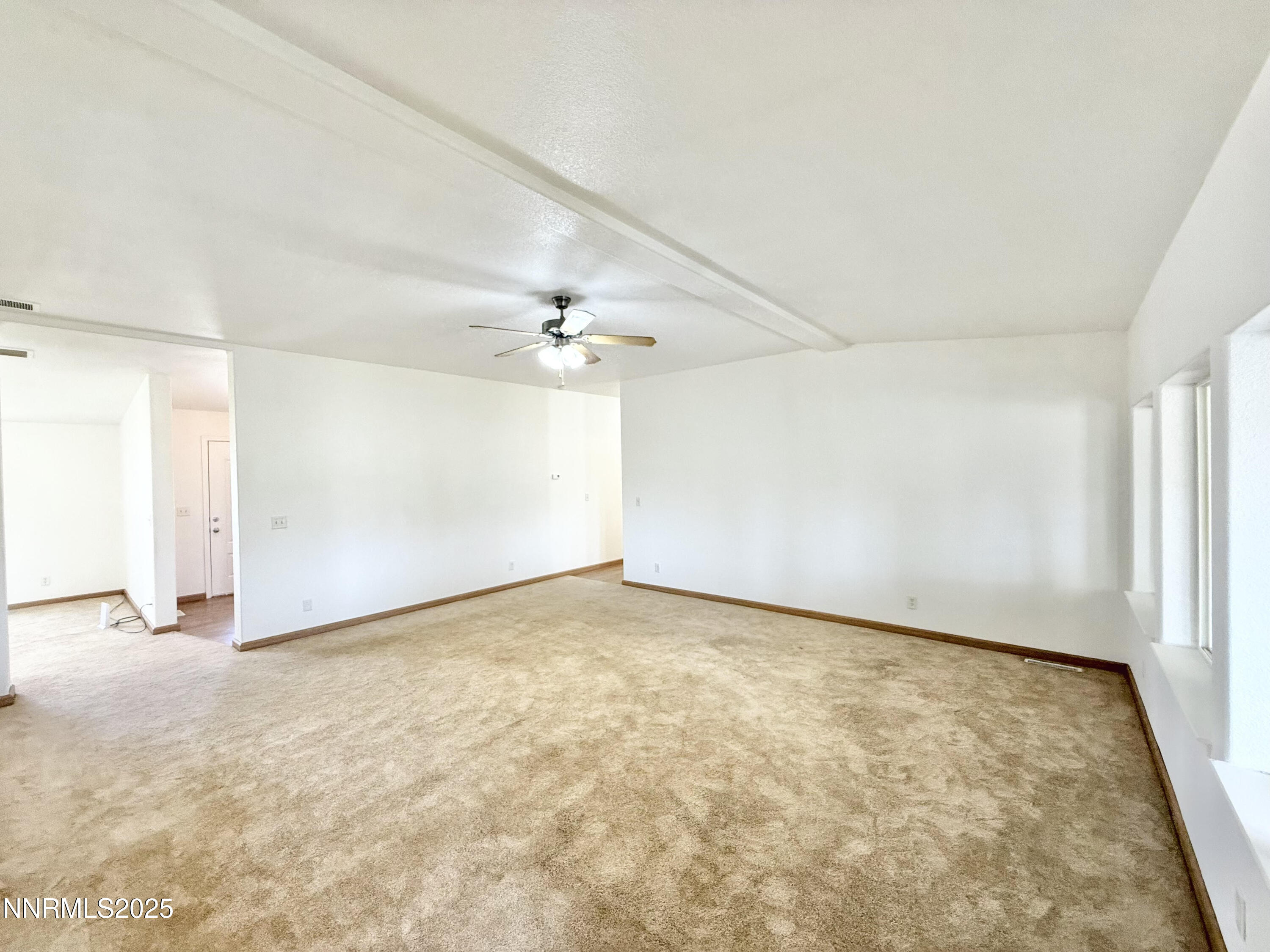 480 Kayci Avenue Battle Mountain, NV 89820 - Photo 19 of 40 480 Kayci living 4