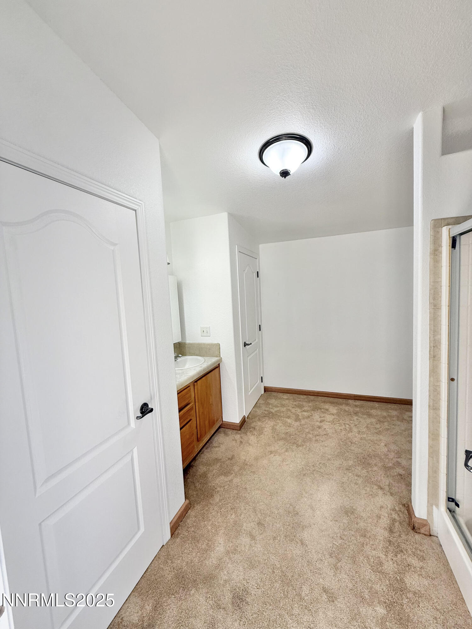 480 Kayci Avenue Battle Mountain, NV 89820 - Photo 27 of 40 480 Kayci Master Bath 14