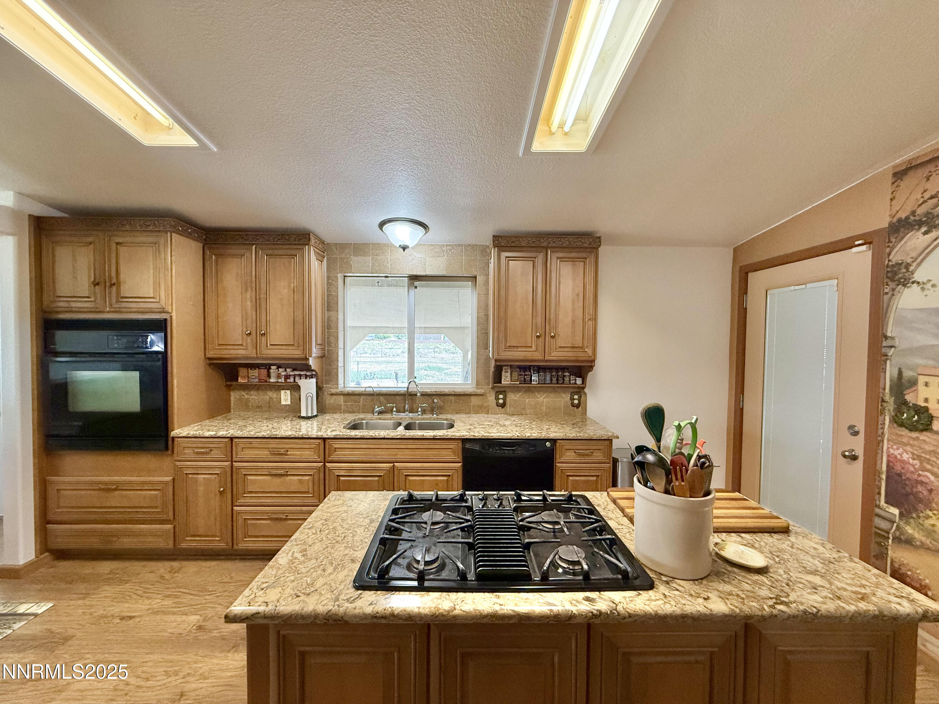 480 Kayci Avenue Battle Mountain, NV 89820 - Photo 6 of 40 480 Kayci kitchen 2