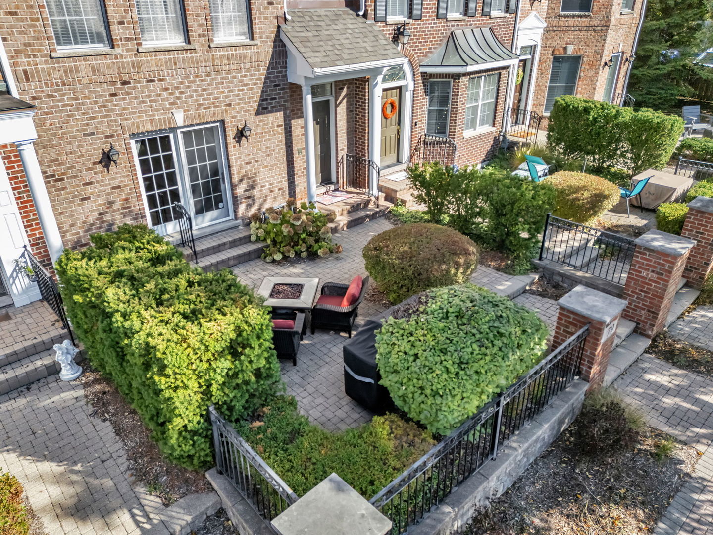 79 Spring Avenue Naperville, IL 60540 - Photo 2 of 70 Gallery Image 2