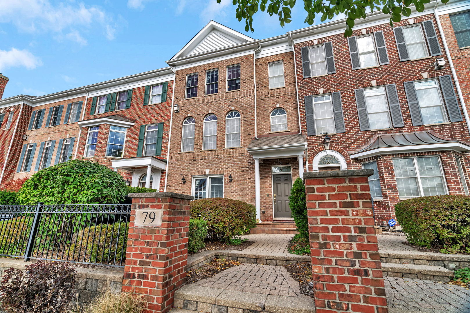 79 Spring Avenue Naperville, IL 60540 - Photo 3 of 70 Gallery Image 3
