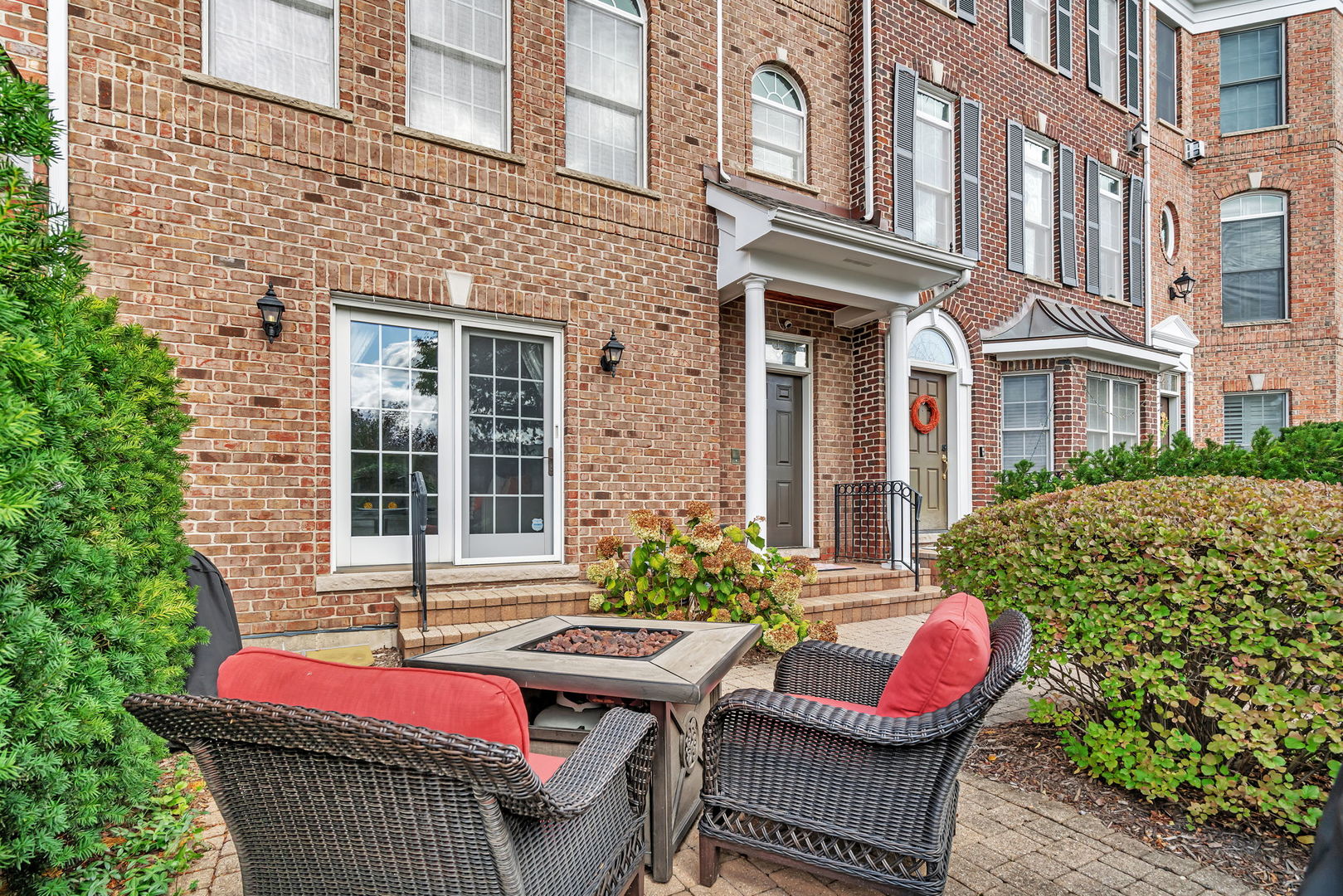 79 Spring Avenue Naperville, IL 60540 - Photo 4 of 70 Gallery Image 4
