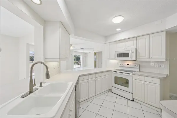 $525,000 | 437 South Shore Drive, Osprey, FL 34229