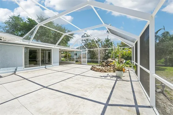 $525,000 | 437 South Shore Drive, Osprey, FL 34229