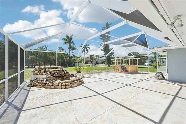 $525,000 | 437 South Shore Drive, Osprey, FL 34229