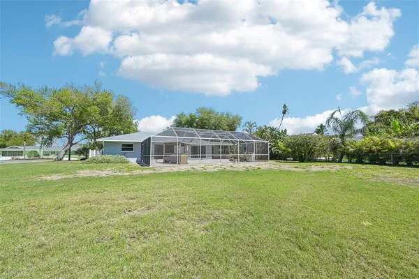 $525,000 | 437 South Shore Drive, Osprey, FL 34229