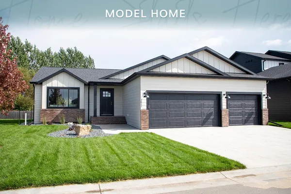 $648,999 | 3612 Decorah Way South, Fargo, ND 58104