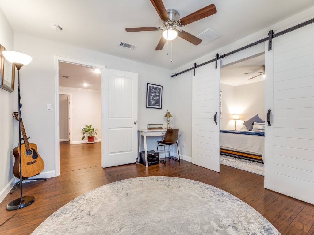 5110 Cochran Street Houston, TX 77009 - Photo 15 of 23 a living room with furniture and kitchen view