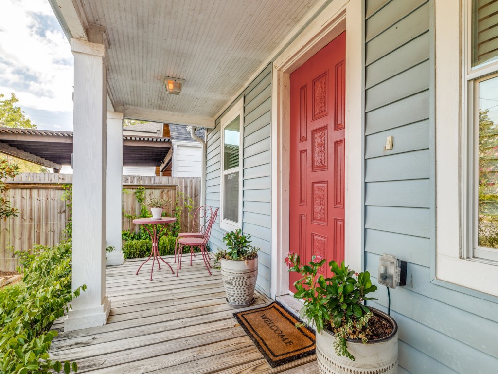 5110 Cochran Street Houston, TX 77009 - Photo 2 of 23 a view of a entryway door of the house