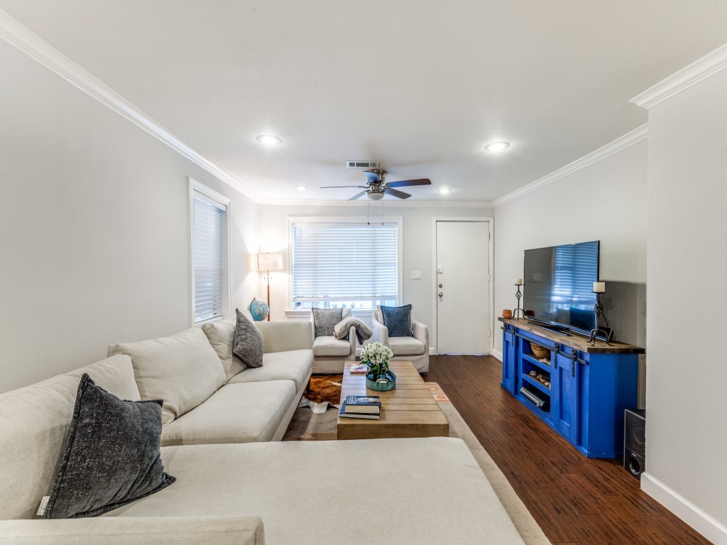 5110 Cochran Street Houston, TX 77009 - Photo 5 of 23 a living room with furniture and a flat screen tv
