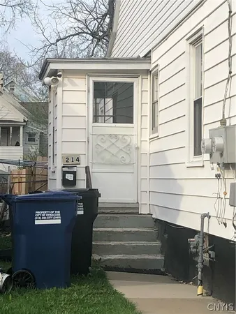 $1,100 | 214 1st N Street, Syracuse, NY 13208