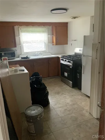 $1,100 | 214 1st N Street, Syracuse, NY 13208