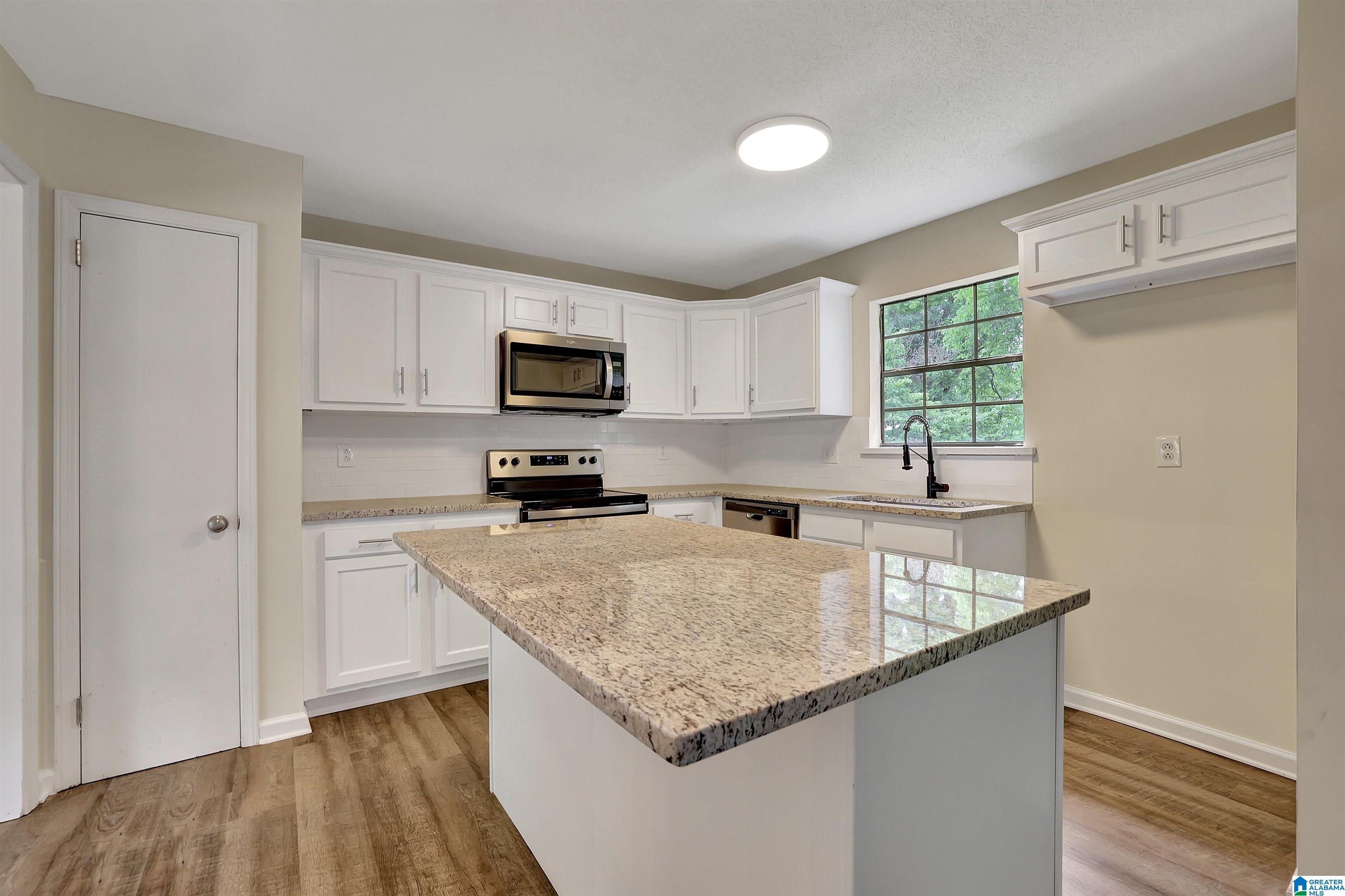203 11th Place Pleasant Grove, AL 35127 - Photo 9 of 34