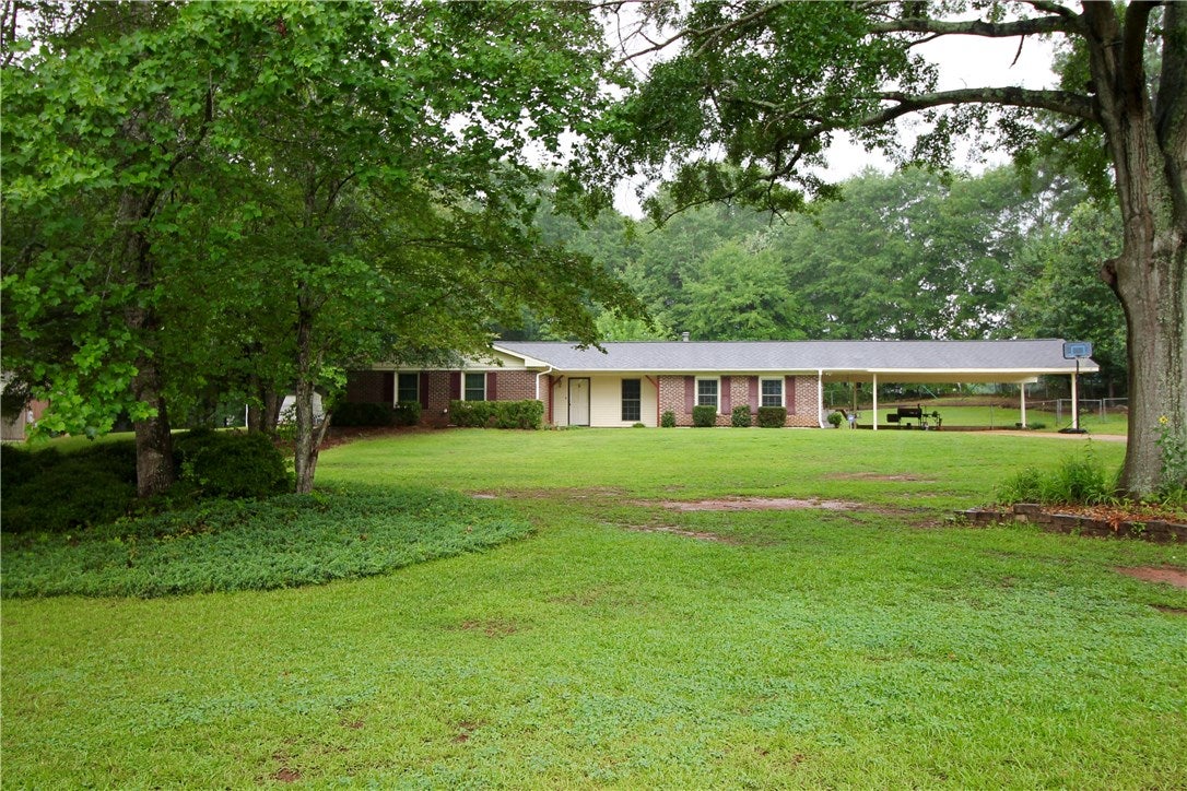 1106 North Uniroyal Road Opelika, AL 36804 - Photo 1 of 26 Gallery Image 1