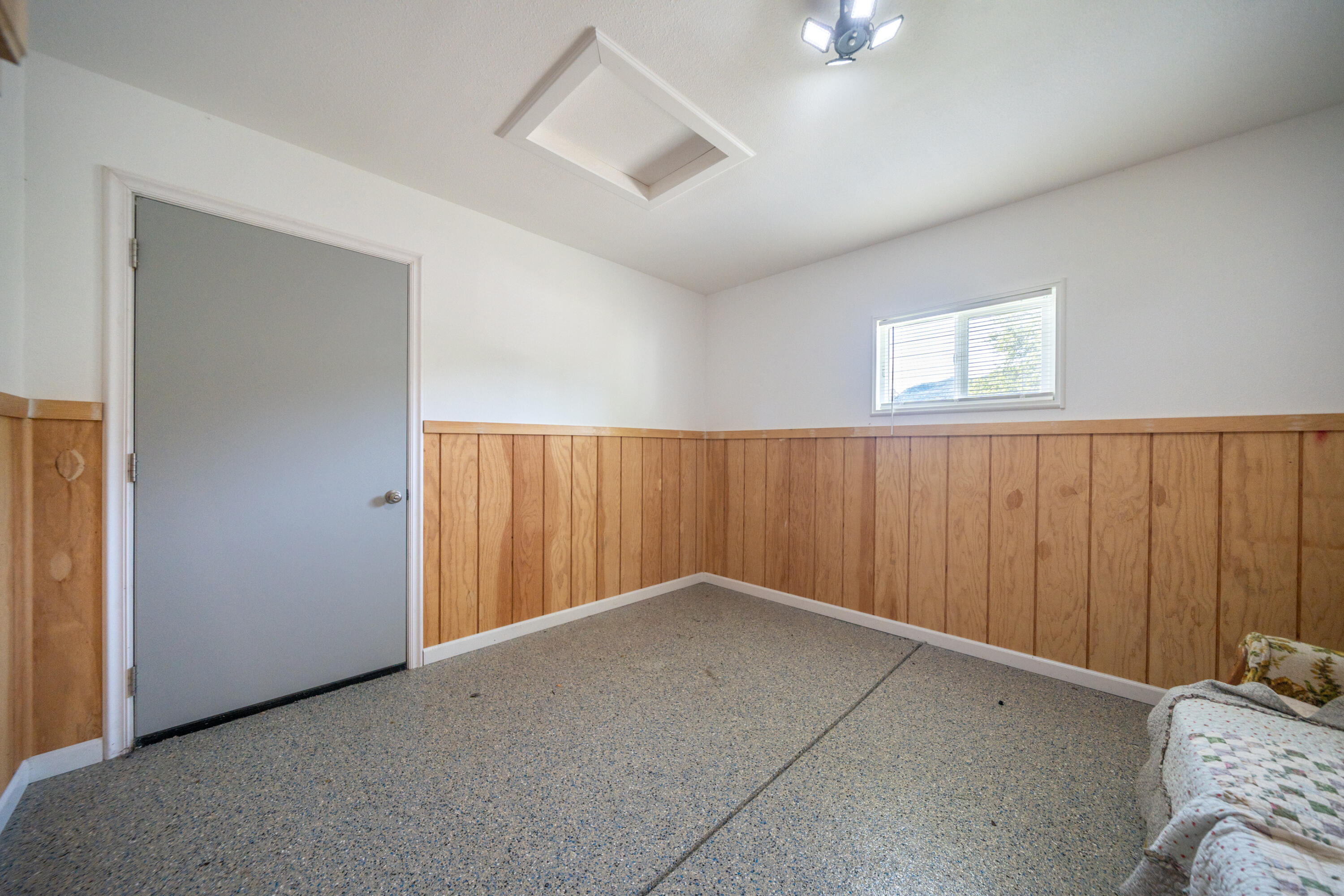 22151 Ravine Court Redding, CA 96003 - Photo 25 of 34 22151 Ravine Ct-53