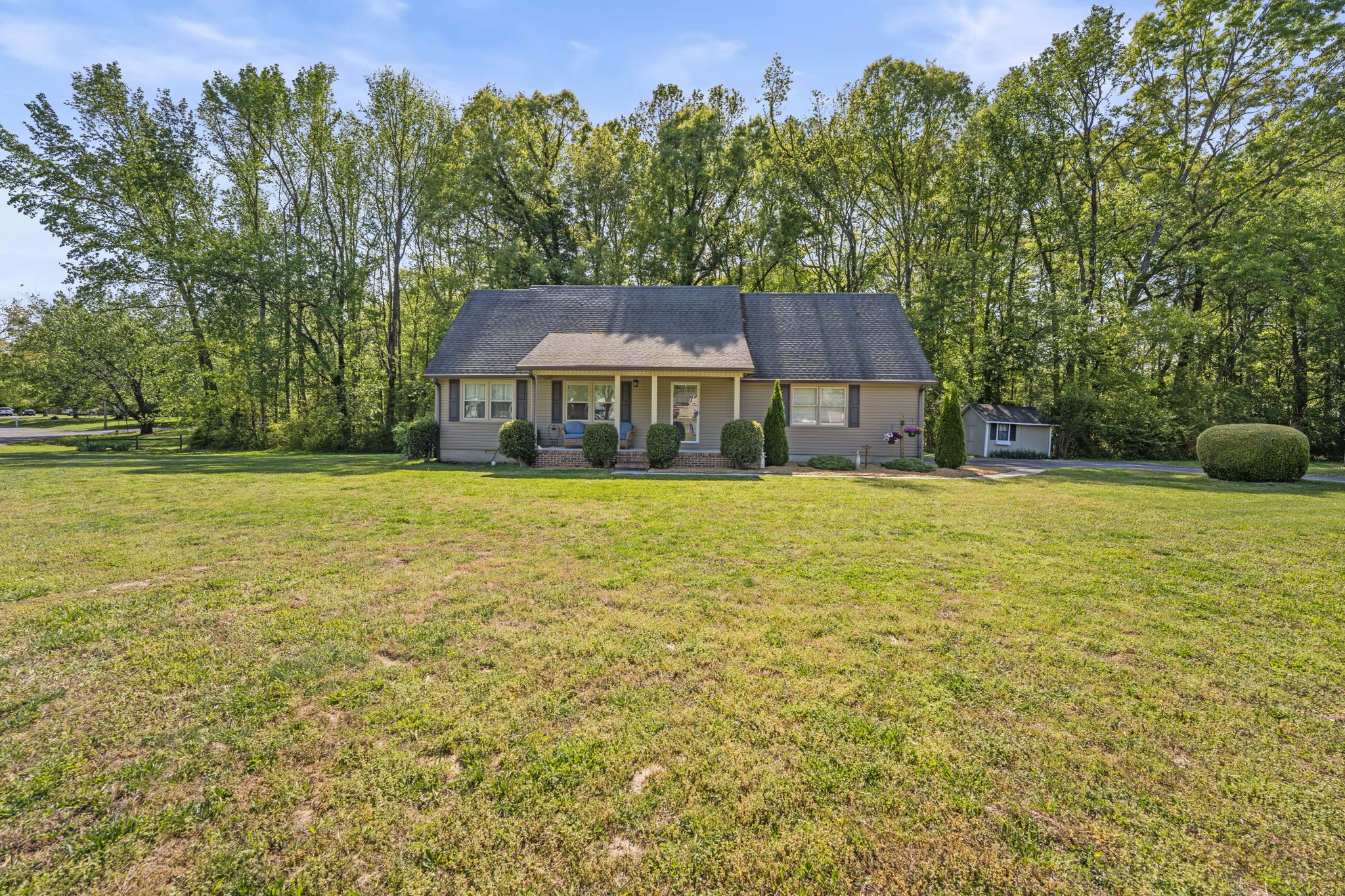 303 Rutledge Avenue Tullahoma, TN 37388 - Photo 4 of 37