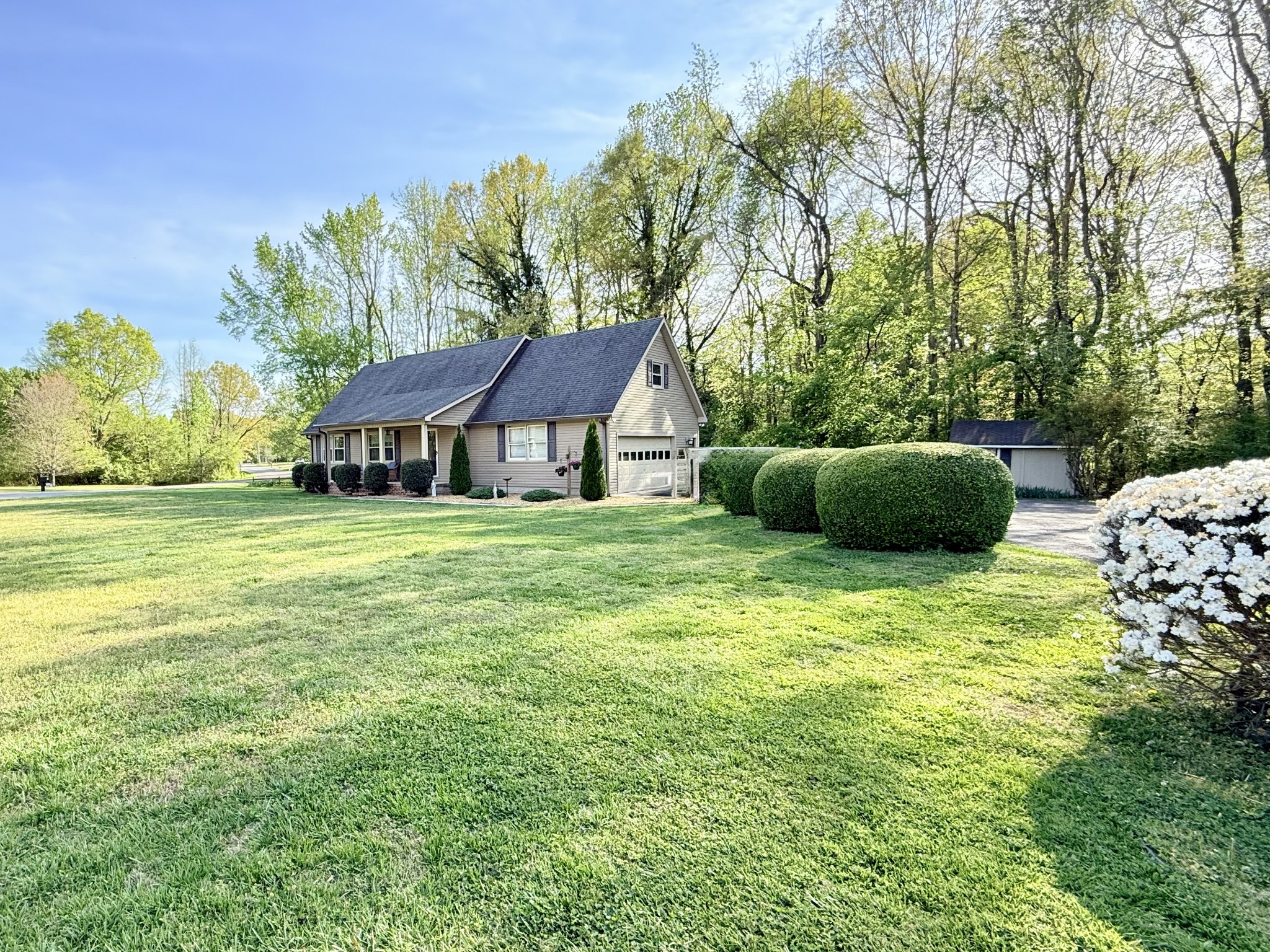 303 Rutledge Avenue Tullahoma, TN 37388 - Photo 5 of 37