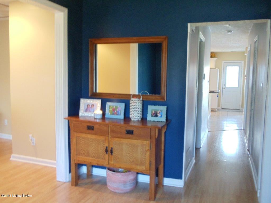 5022 Cane Run Road Louisville, KY 40216 - Photo 5 of 27 DSC08119