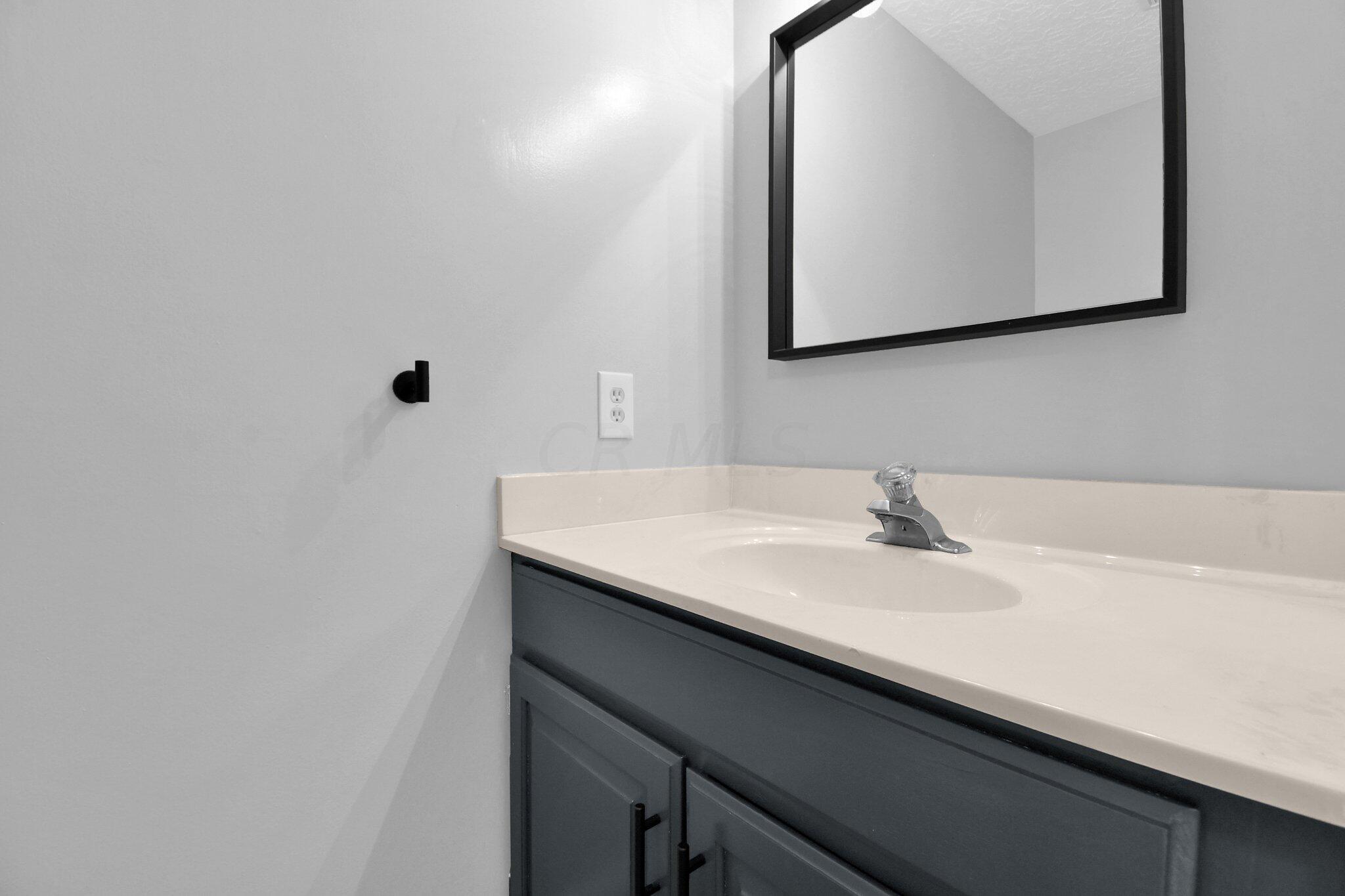 189 Greenbank Road Gahanna, OH 43230 - Photo 19 of 48 1st floor half bath