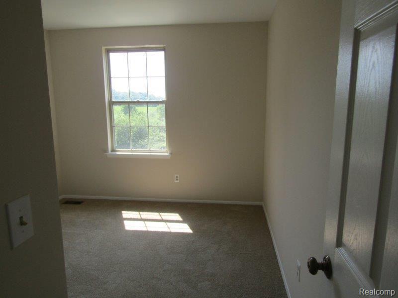 3200 High Pointe Ridge Road Lake Orion, MI 48359 - Photo 8 of 20 Gallery Image 8