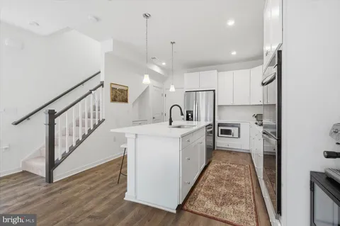 $565,000 | 46037 Woodpecker Square, Sterling, VA 20165