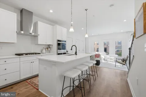 $565,000 | 46037 Woodpecker Square, Sterling, VA 20165