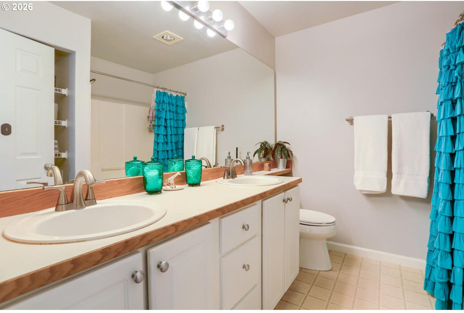 14184 Southwest Barrows Road, Unit 84 Tigard, OR 97223 - Photo 15 of 29 Primary Bedroom