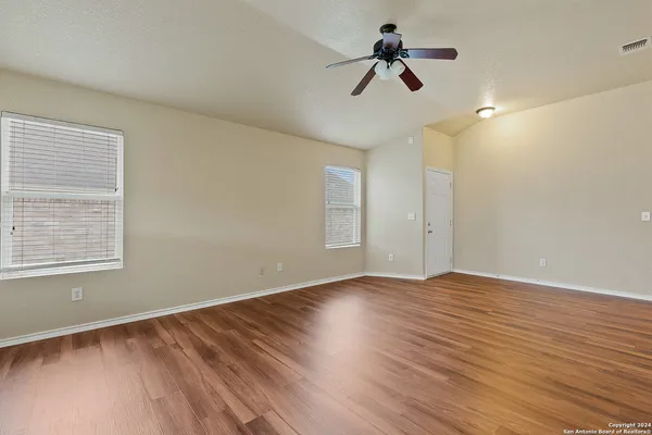 $1,645 | 9711 Copper Rock, Converse, TX 78109