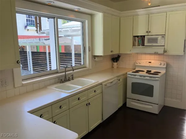 $831,000 | 1249 Osceola Drive, Fort Myers, FL 33901