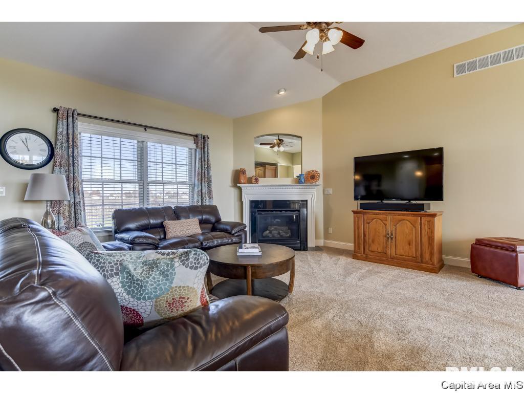 6001 Hedley Road Springfield, IL 62711 - Photo 7 of 36 Gallery Image 7