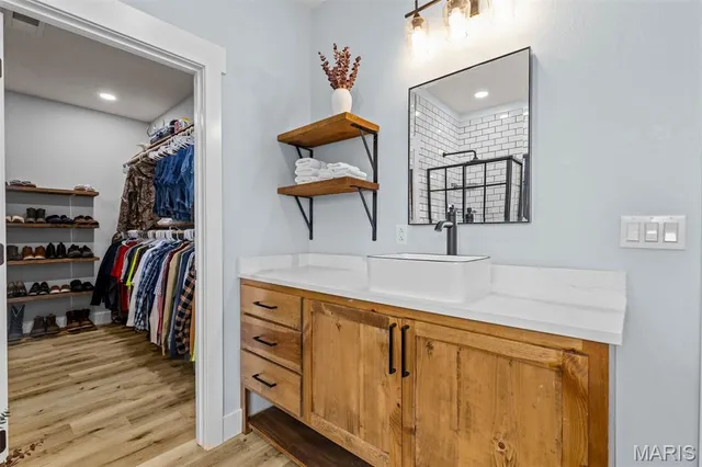 $328,000 | 2706 Town Drive, Mountain Grove, MO 65711