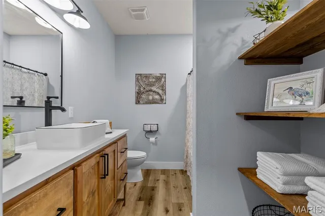 $328,000 | 2706 Town Drive, Mountain Grove, MO 65711