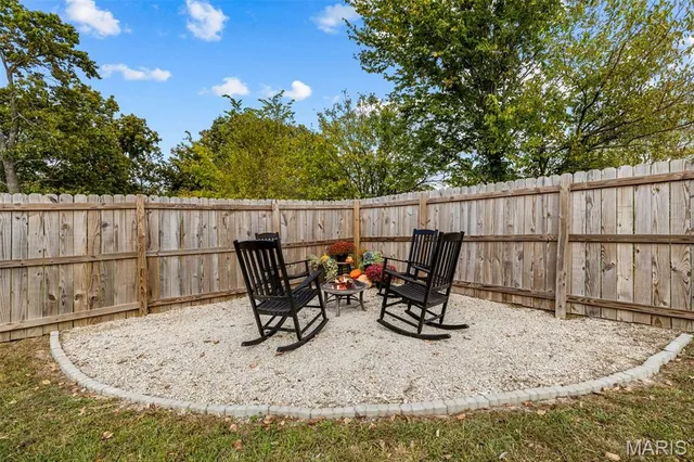 $328,000 | 2706 Town Drive, Mountain Grove, MO 65711