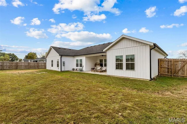 $328,000 | 2706 Town Drive, Mountain Grove, MO 65711
