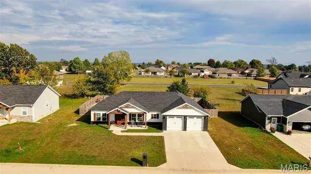$328,000 | 2706 Town Drive, Mountain Grove, MO 65711