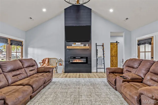 $328,000 | 2706 Town Drive, Mountain Grove, MO 65711