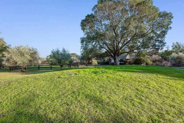 $2,895,000 | 2220 Grove Street, Sonoma, CA 95476